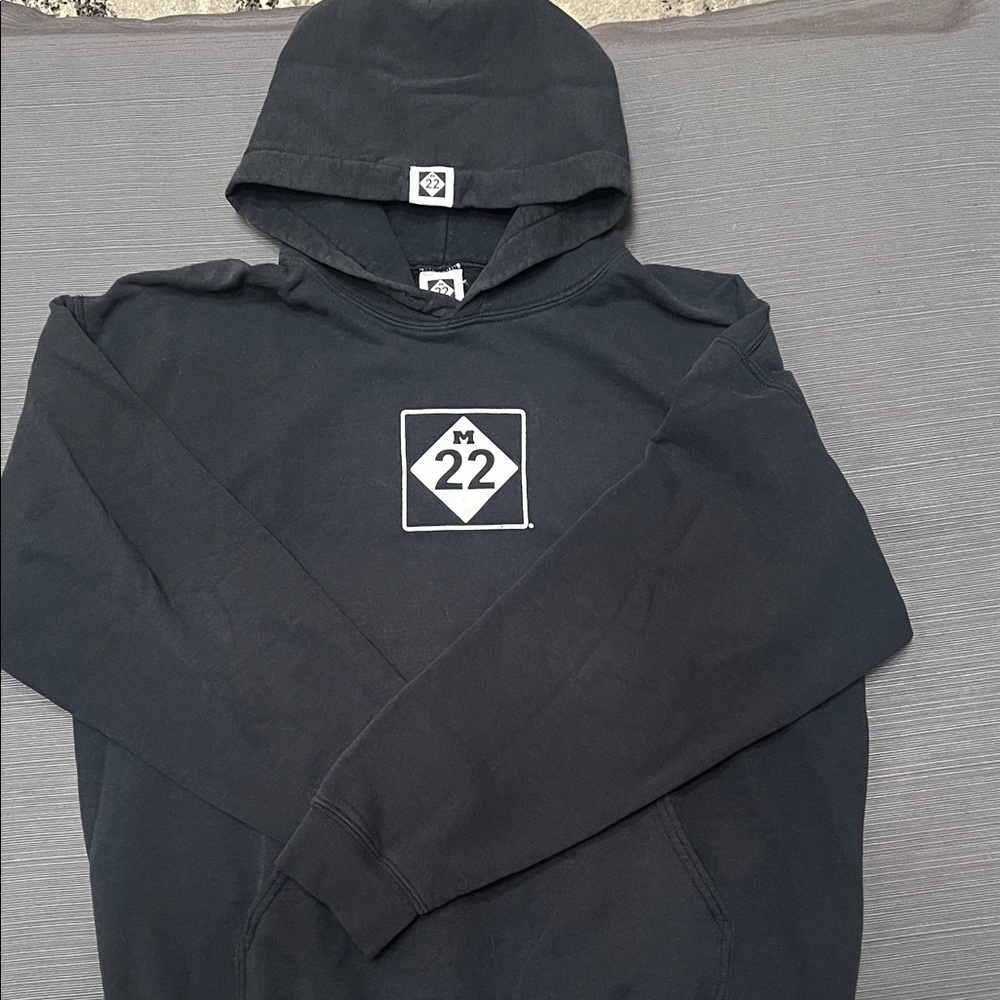 M22 BLACK HOODIE~SZ L
